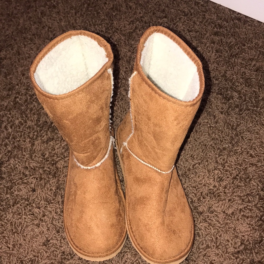 Boots - Picture 2 of 4